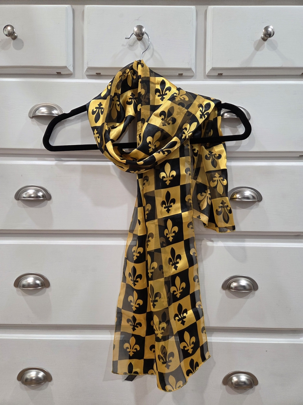NWOT New Orleans Saints Yellow and Black Scarf
